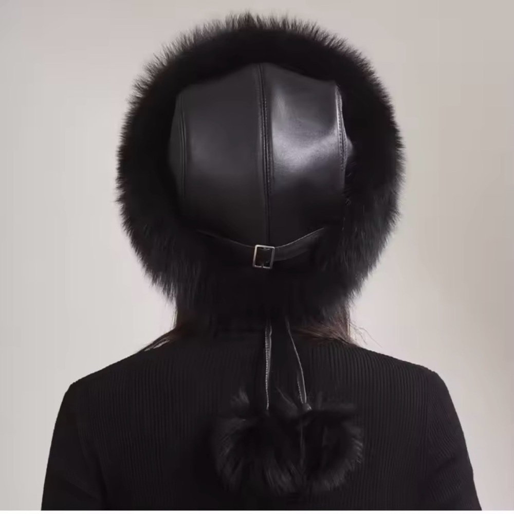 Mink and fox fur collar cape and fur hat set - Picture 7 of 13
